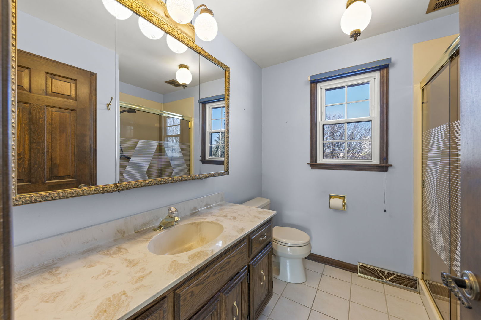 19W140 Avenue Chateaux