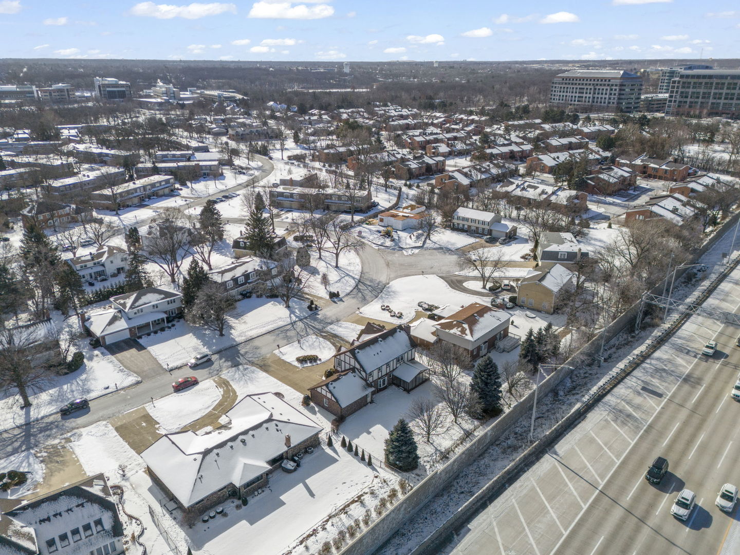 19W140 Avenue Chateaux