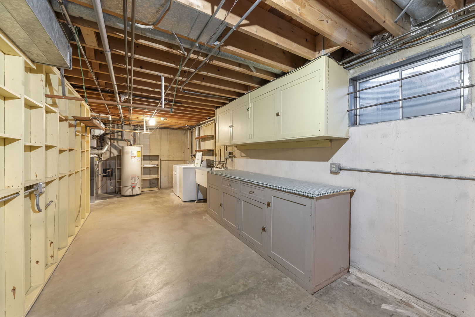 19W140 Avenue Chateaux