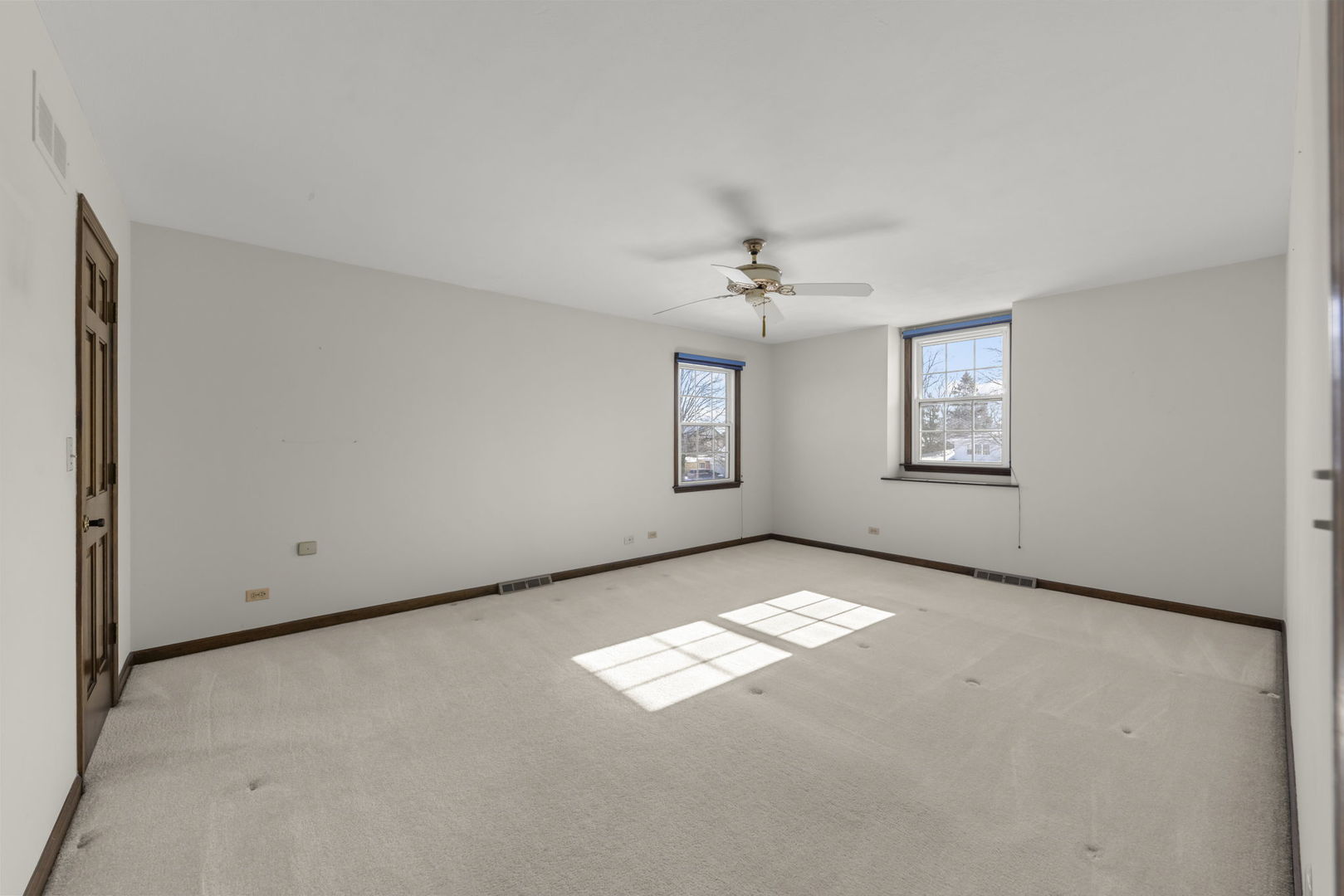 19W140 Avenue Chateaux