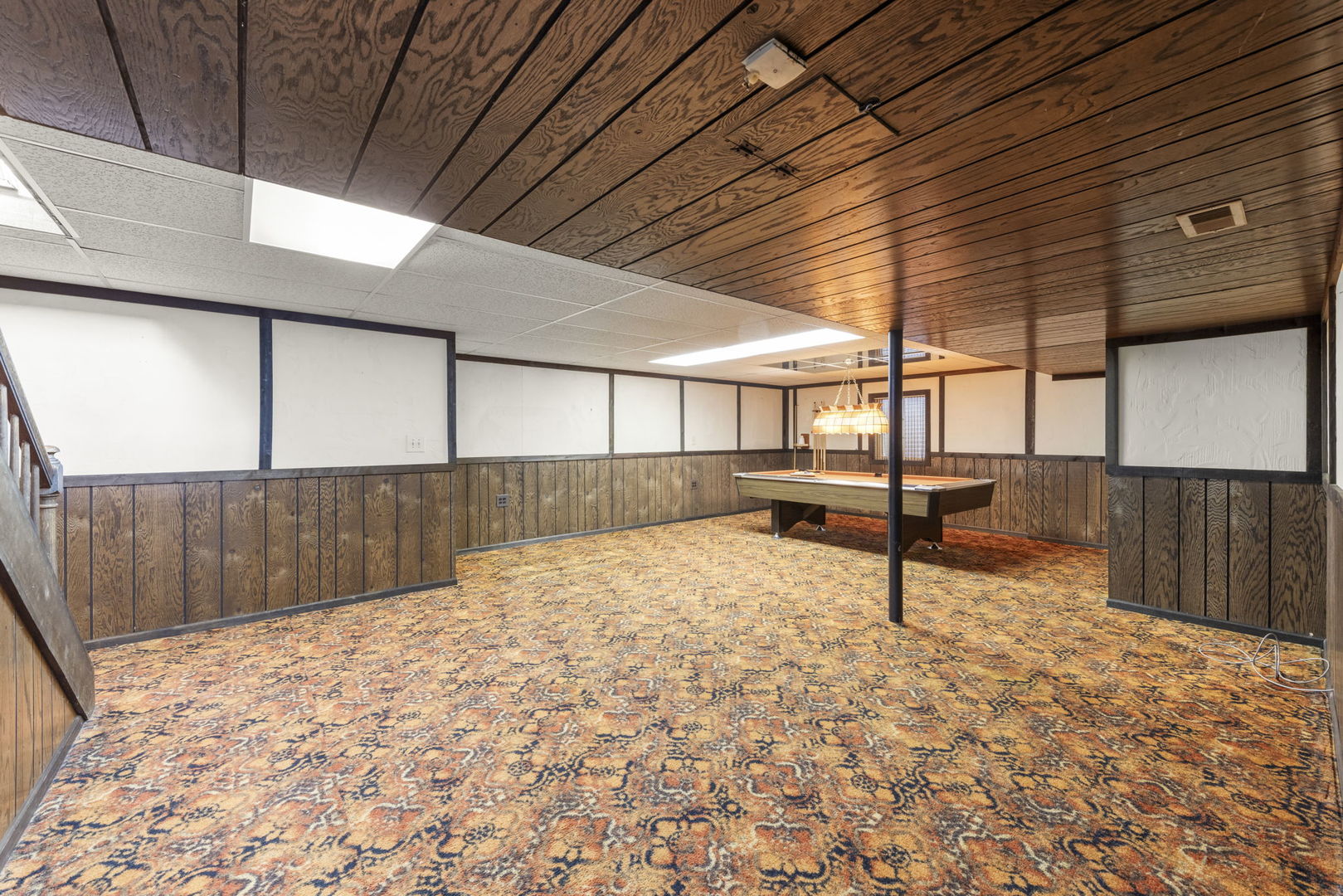 19W140 Avenue Chateaux