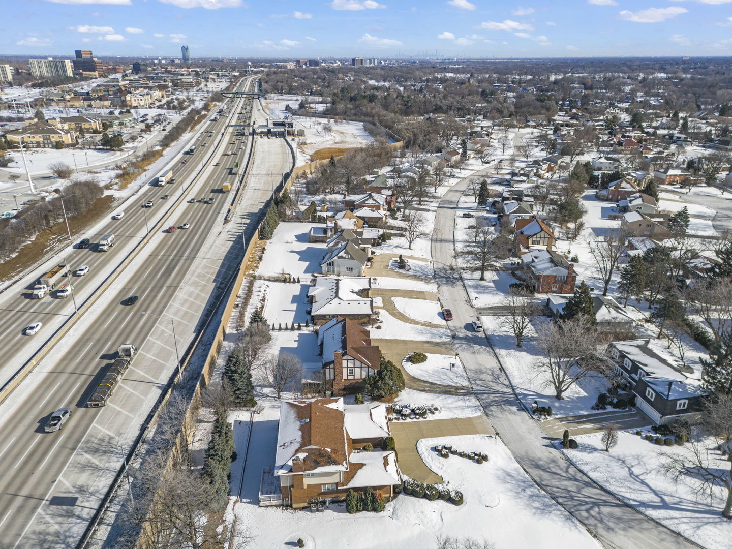 19W140 Avenue Chateaux