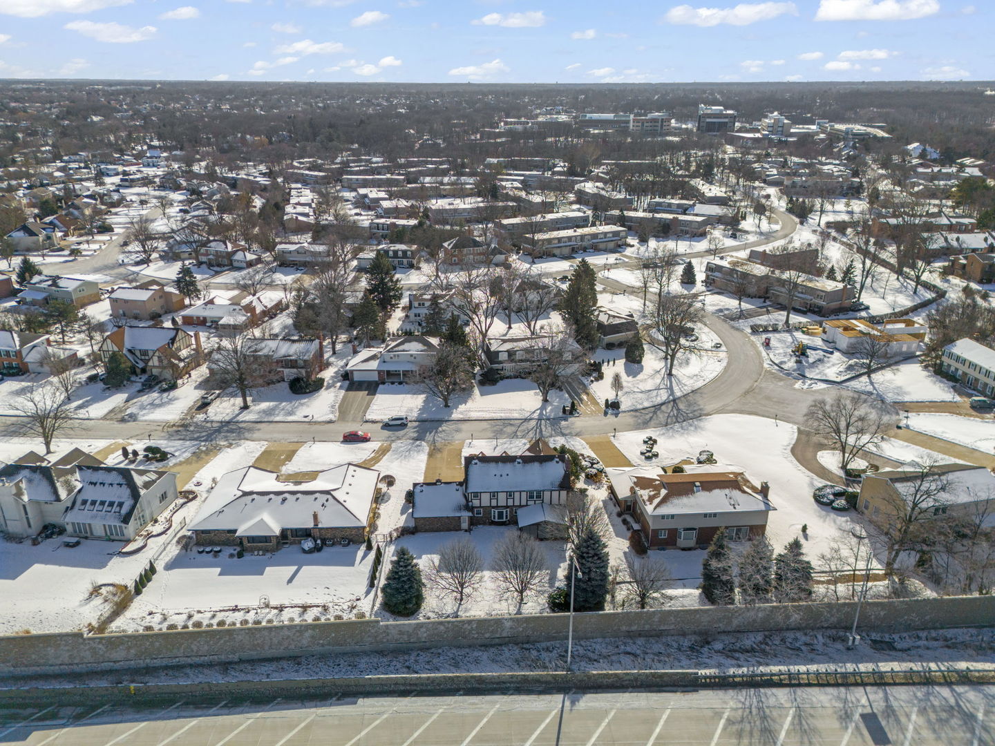 19W140 Avenue Chateaux