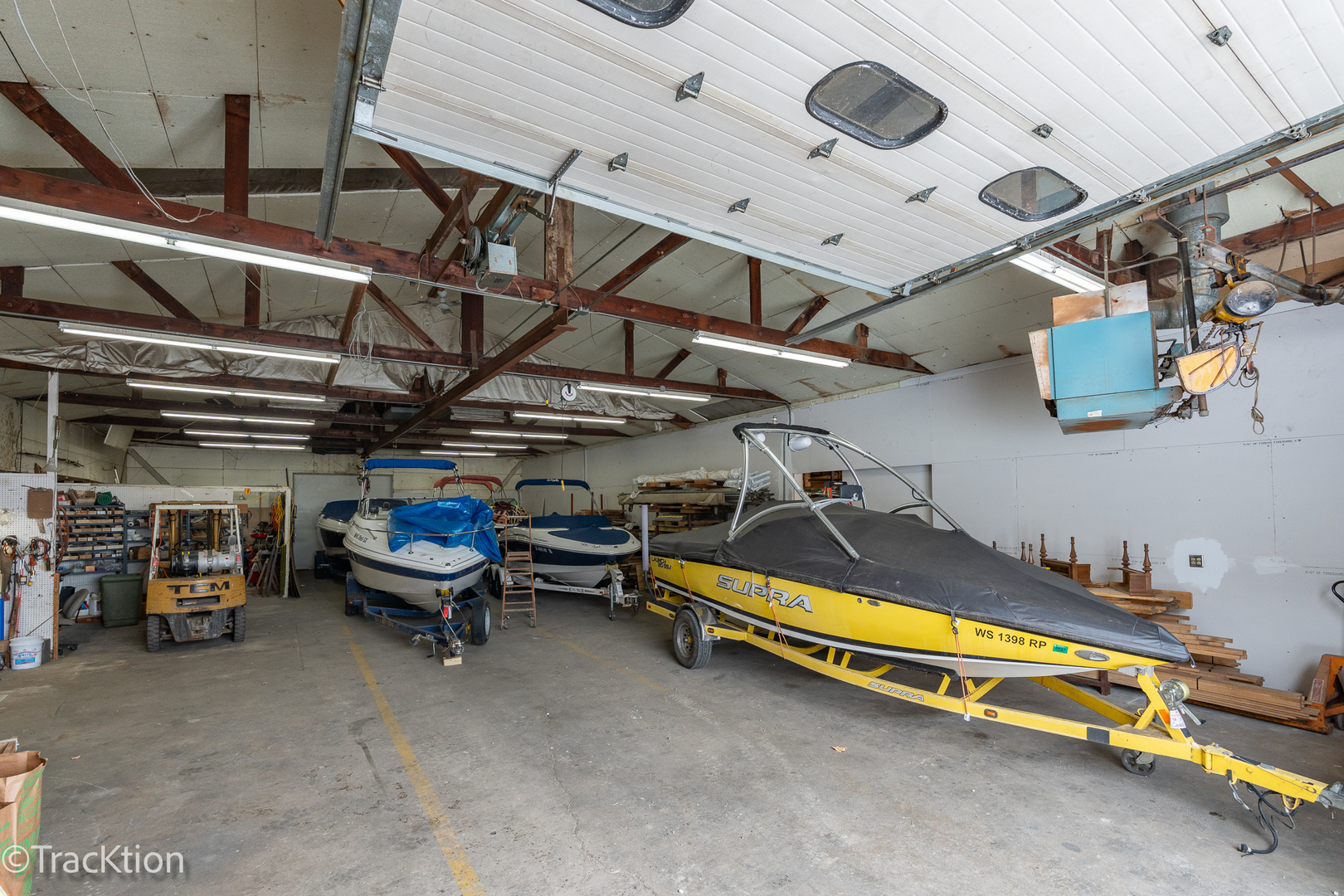 10719 Commercial Street