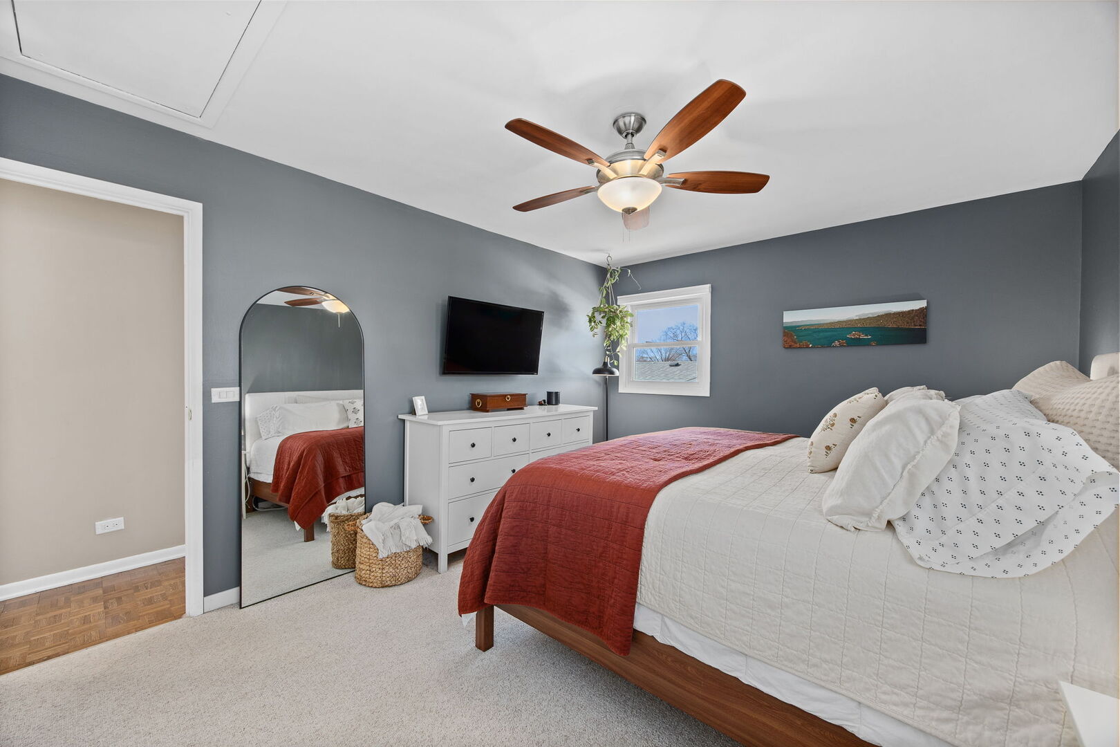 2422 Stonewall Avenue