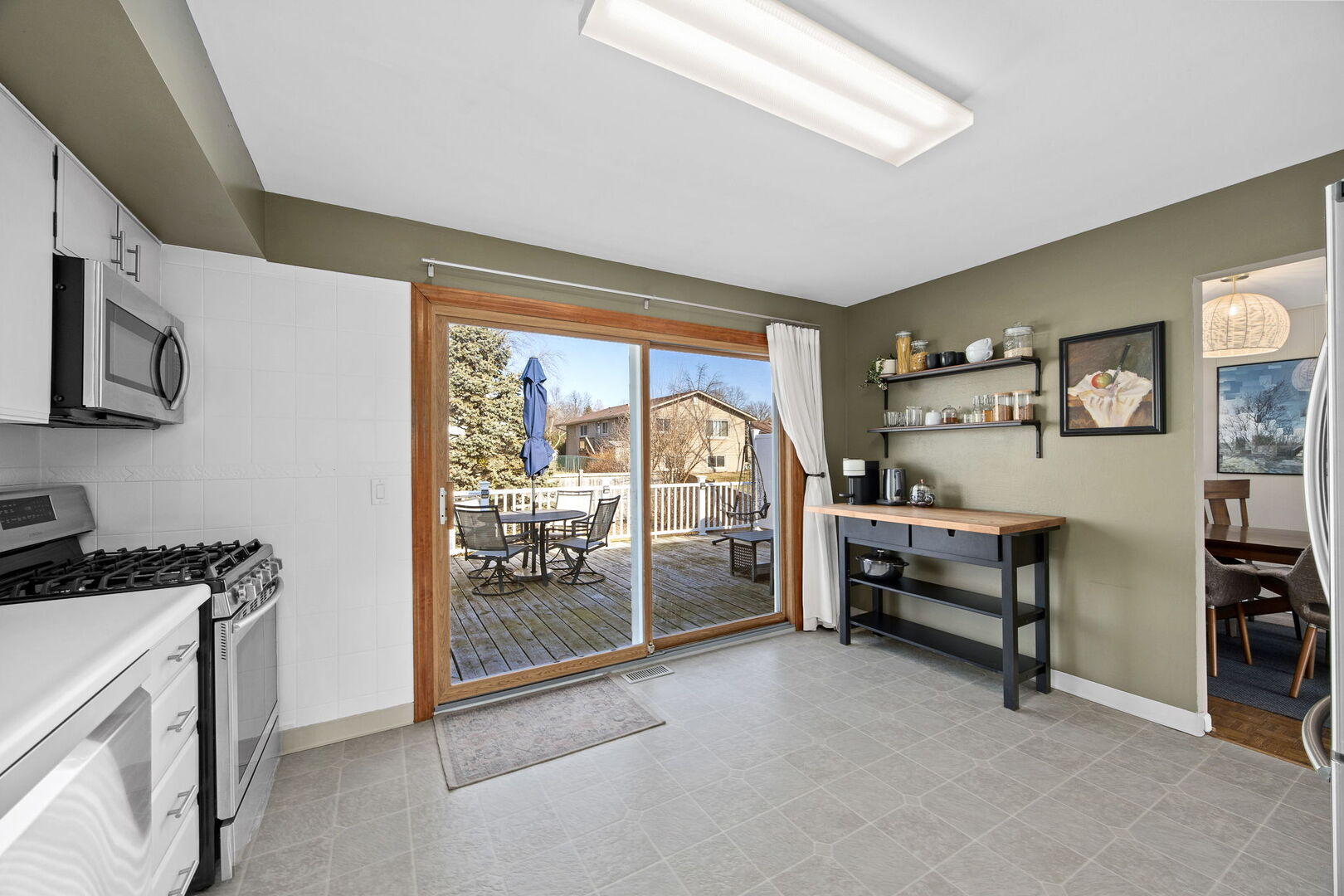 2422 Stonewall Avenue