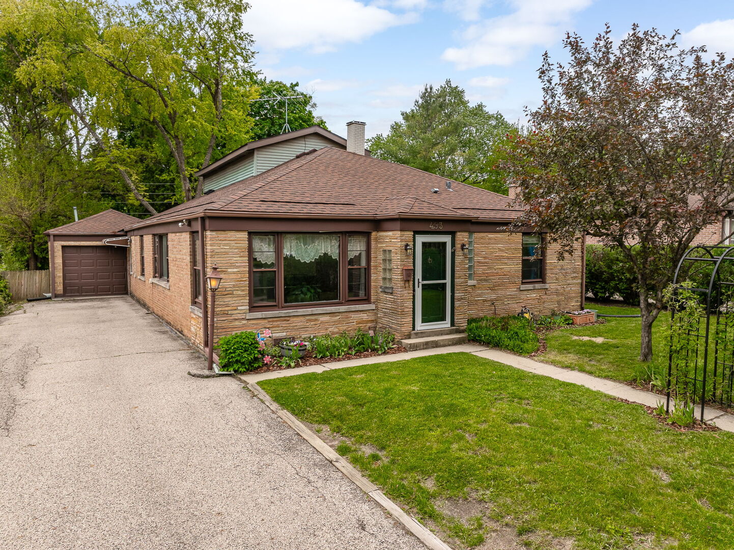 493 E Palatine Road
