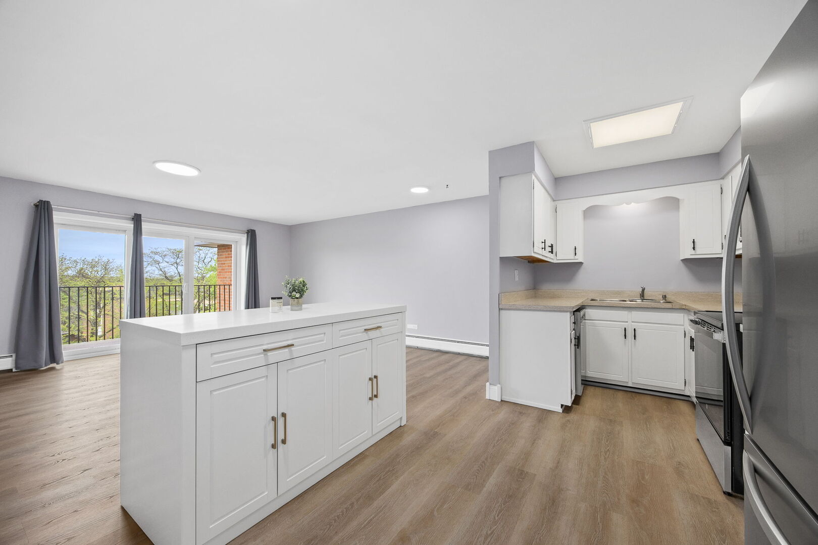 4221 Saratoga Avenue Unit: 410A