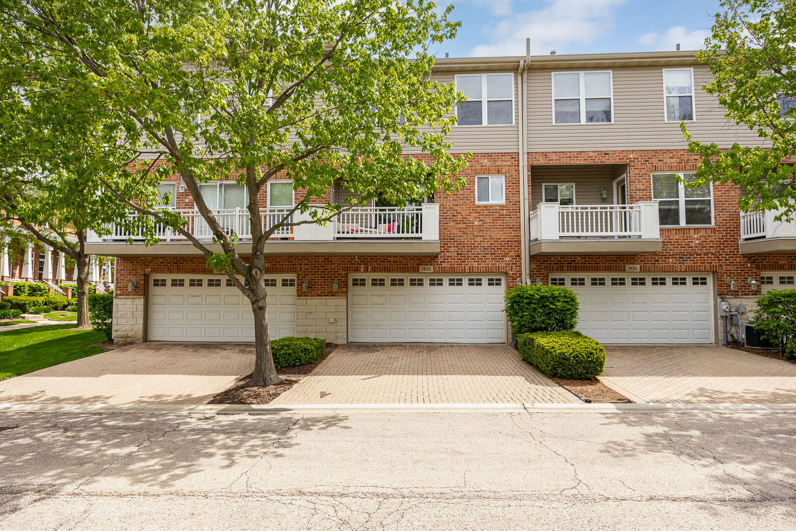 1103 LONGWOOD Drive