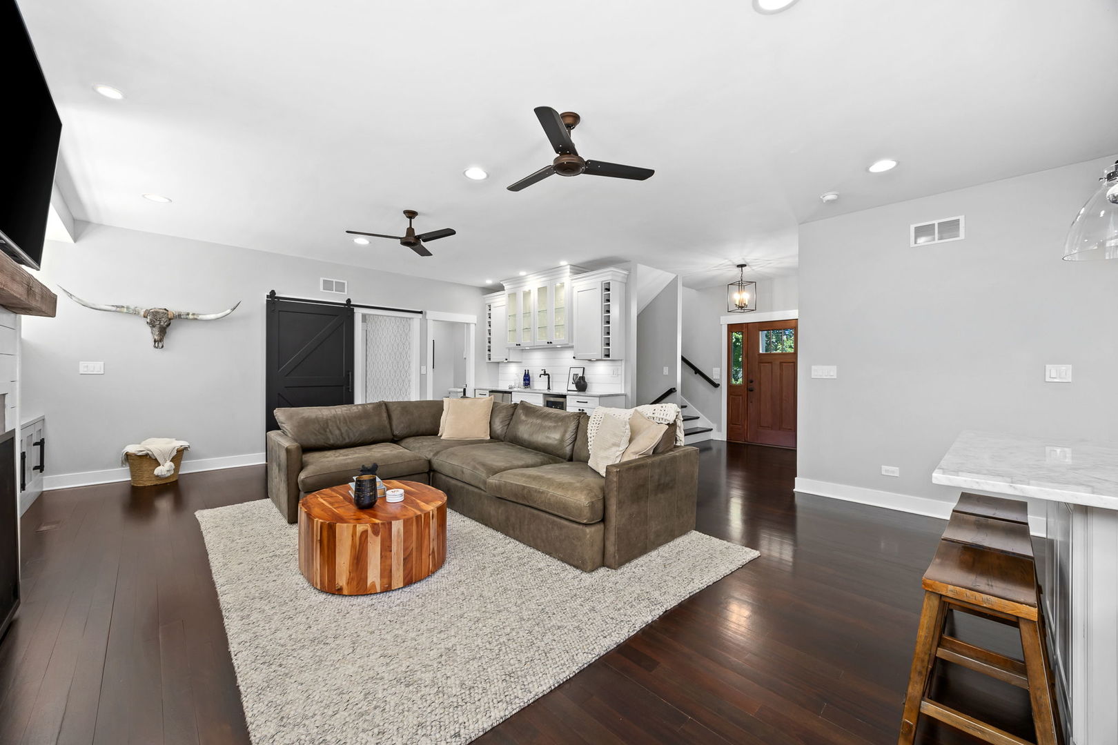 1937 Hitchcock Avenue