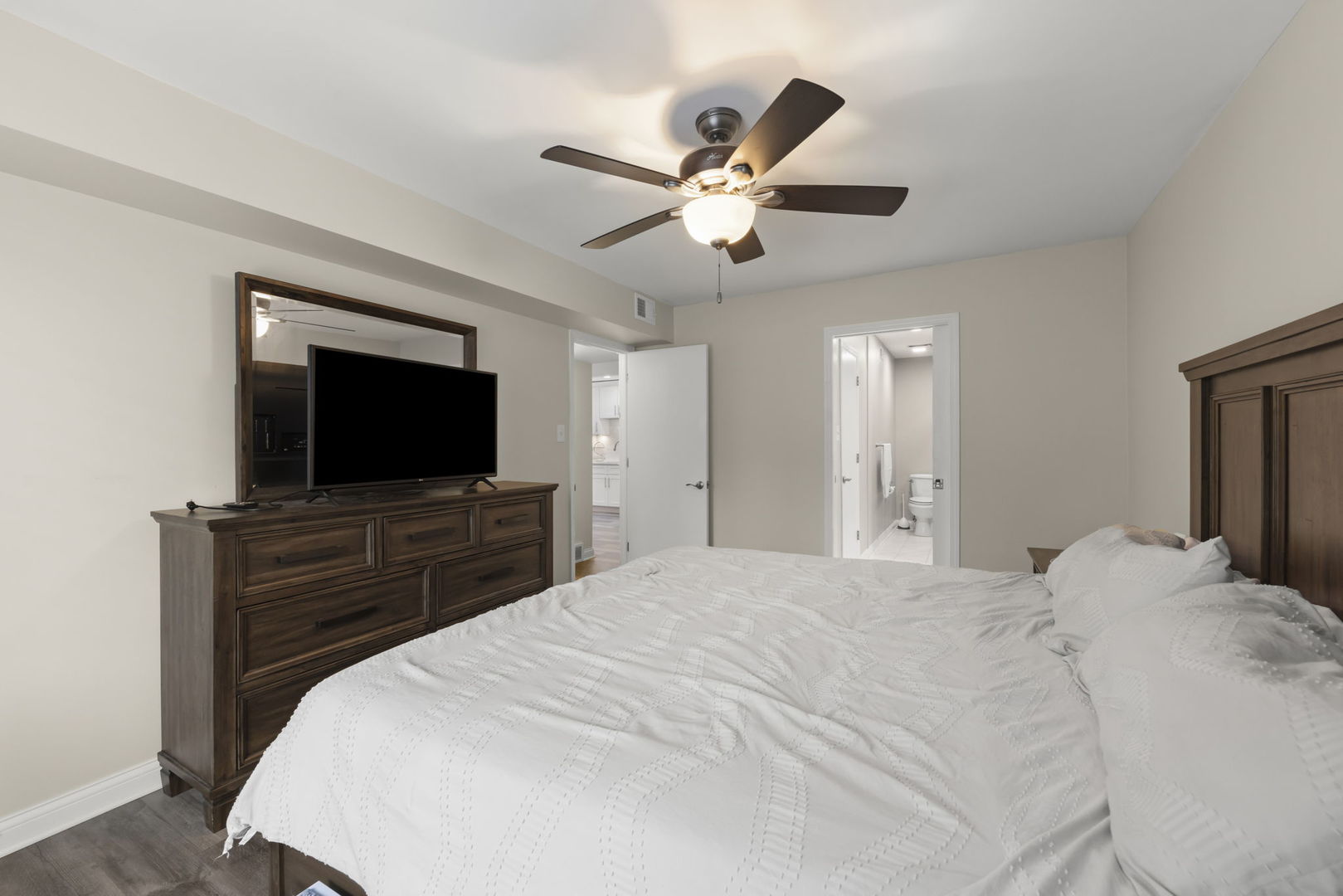 525 Cumnor Road Unit: 306