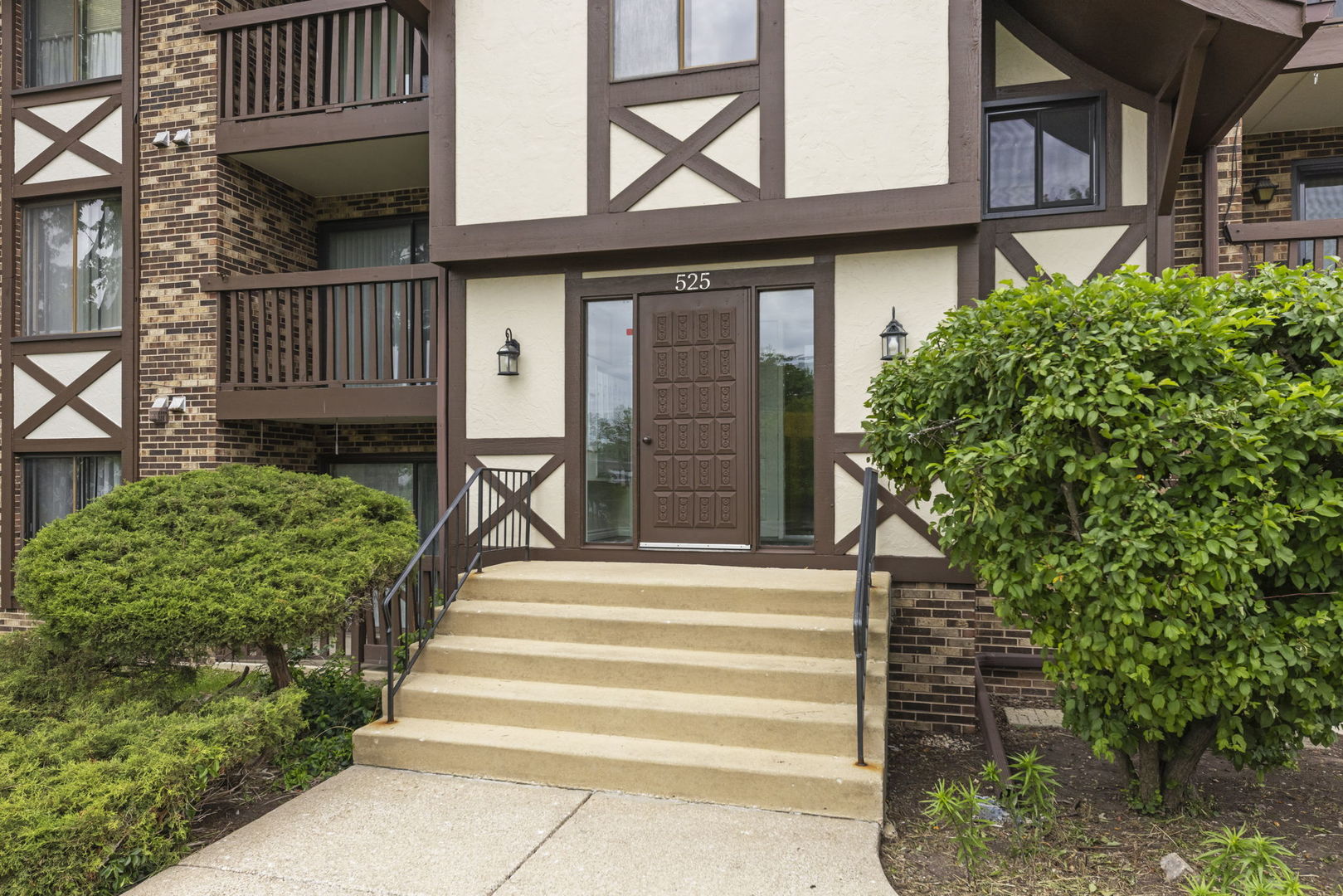 525 Cumnor Road Unit: 306