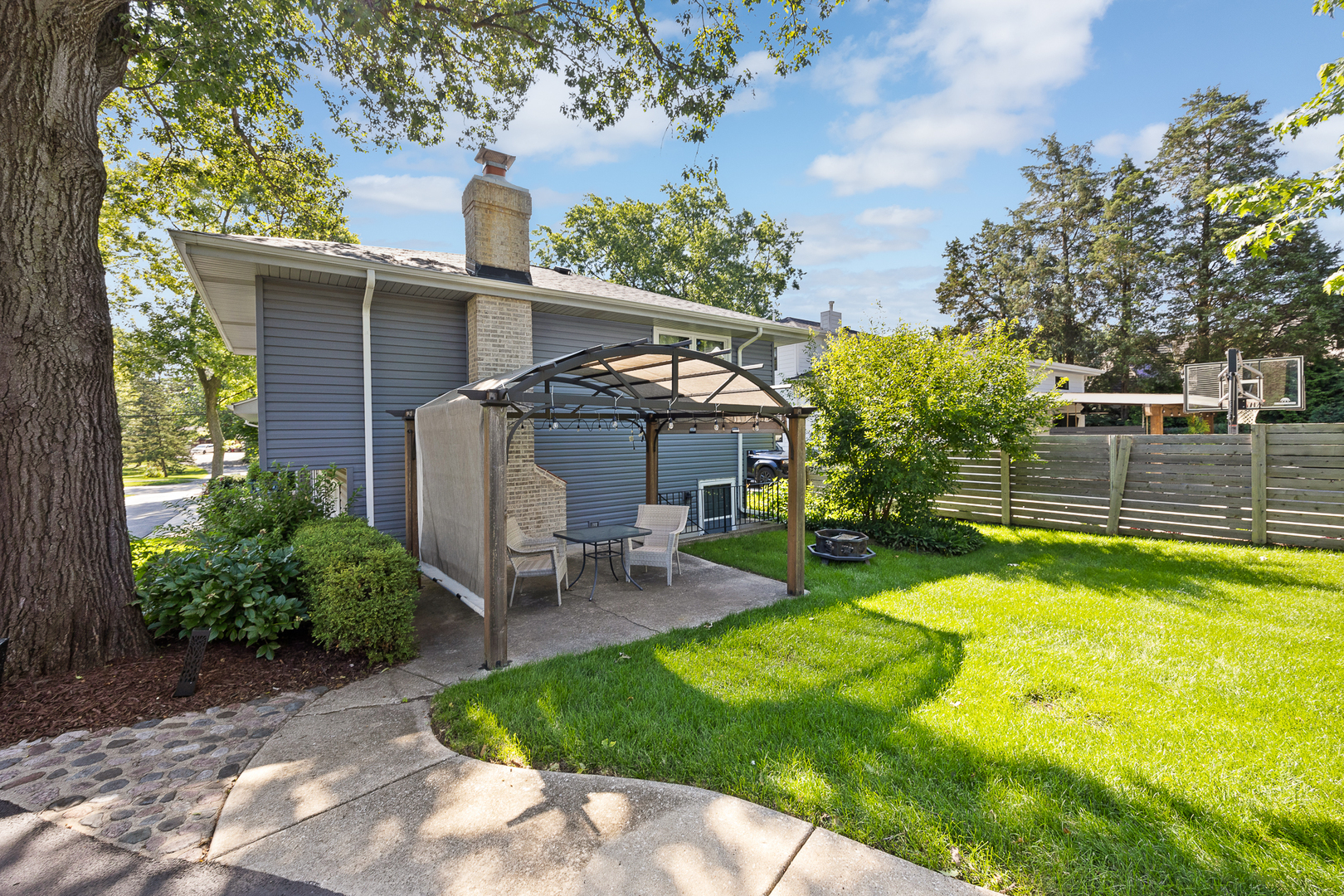 4600 Roslyn Road