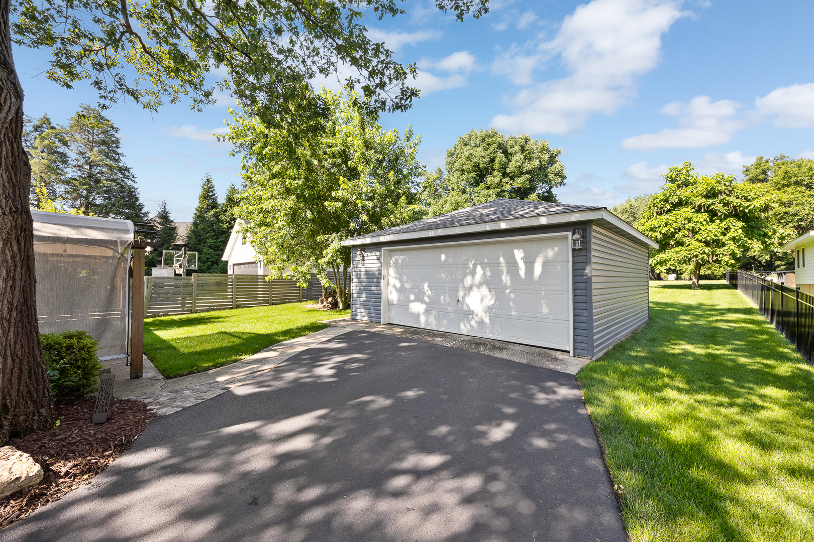 4600 Roslyn Road