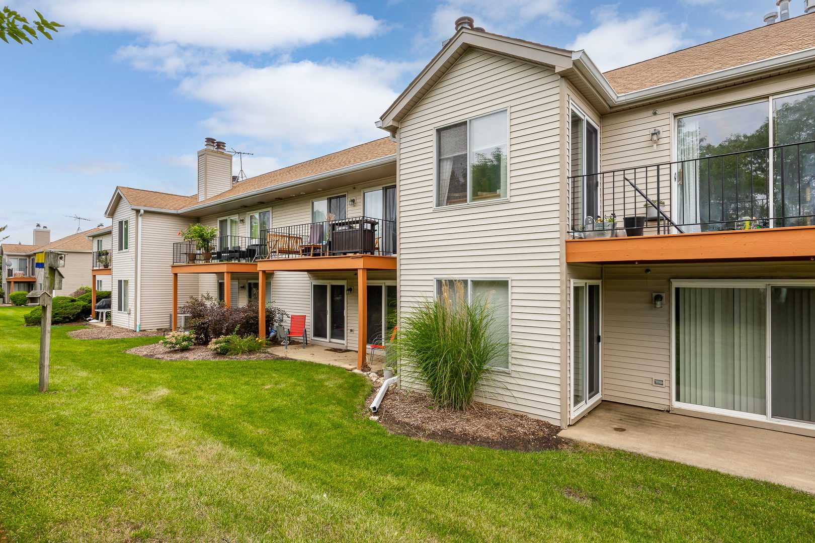 7050 Newport Drive Unit: 101