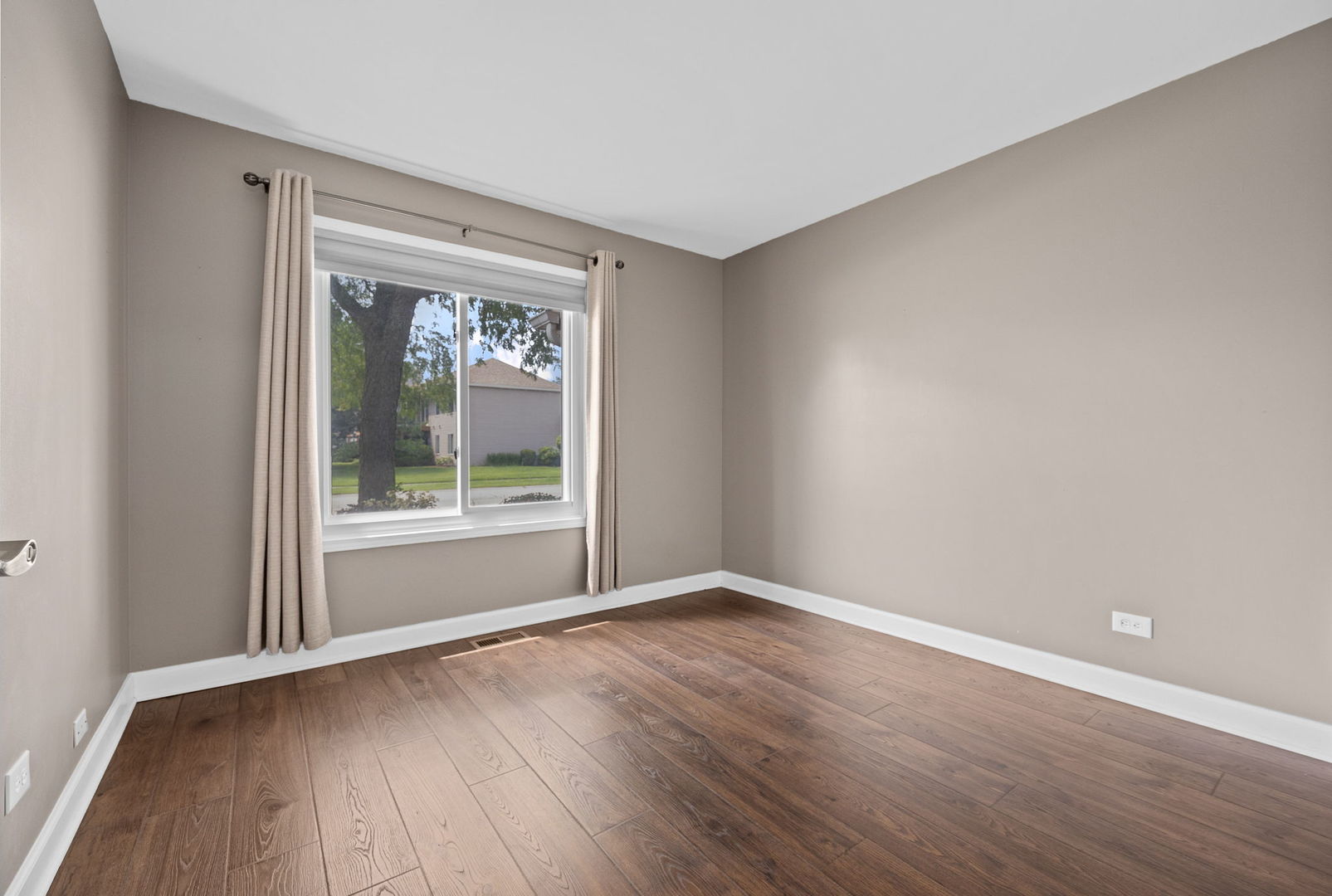7050 Newport Drive Unit: 101