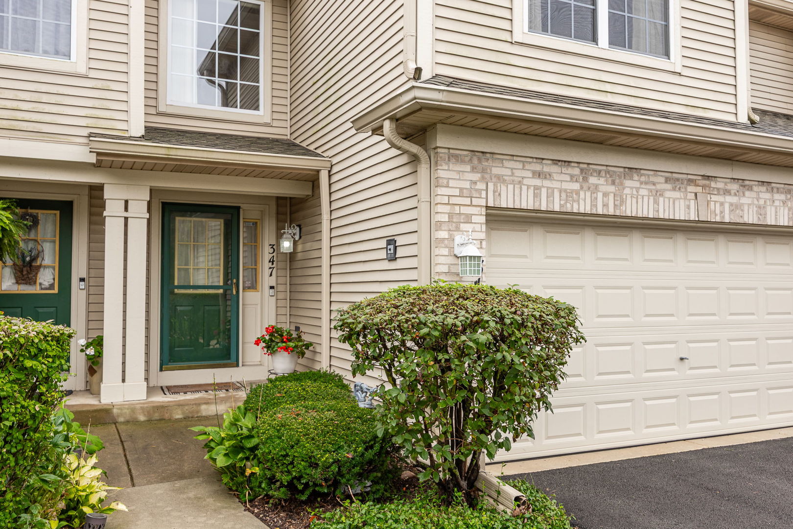 347 Gladstone Lane