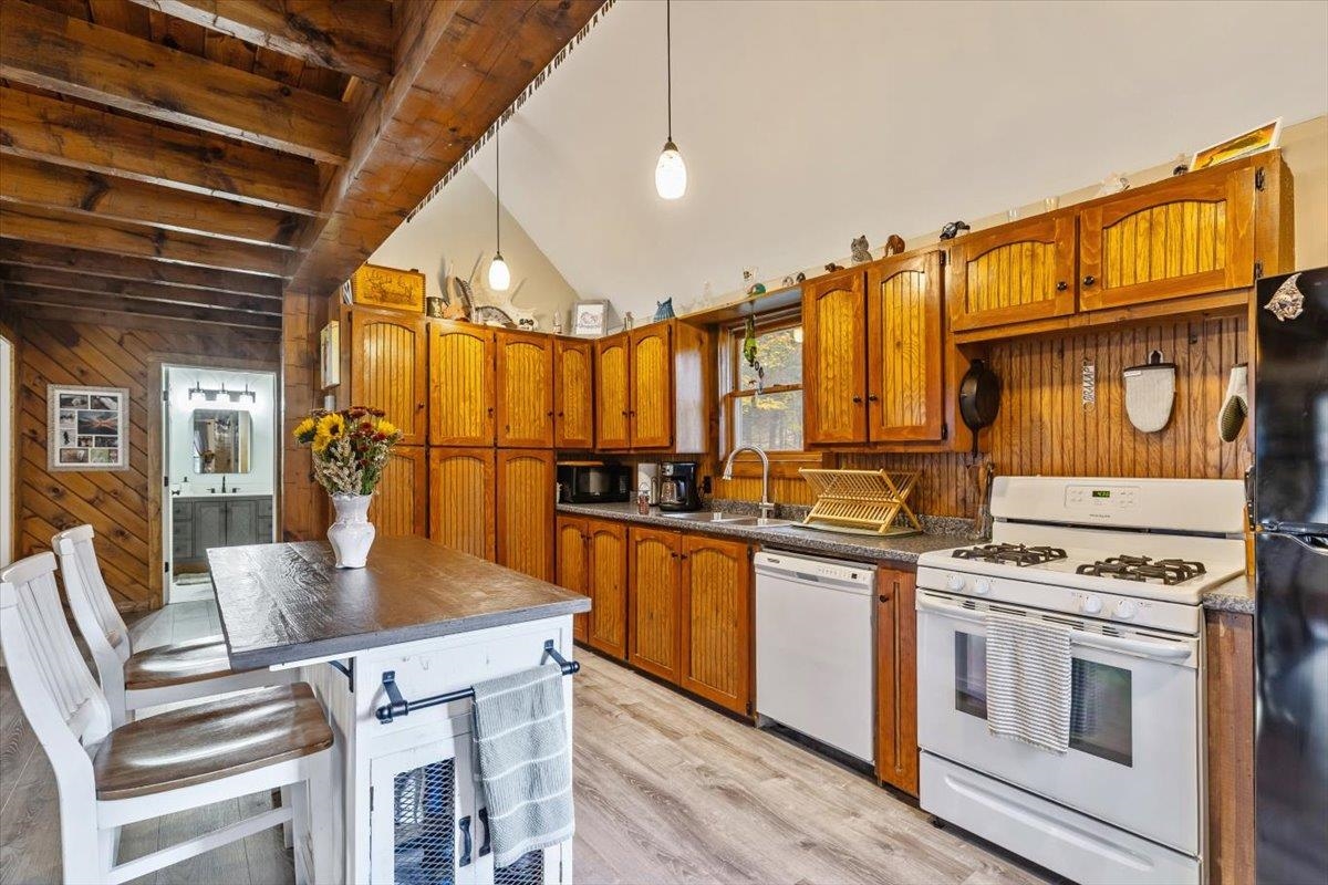 2700 French Hill Road