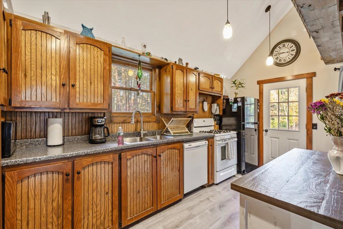 2700 French Hill Road