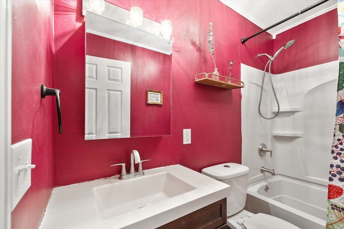 100 Kennedy Drive Unit: 37