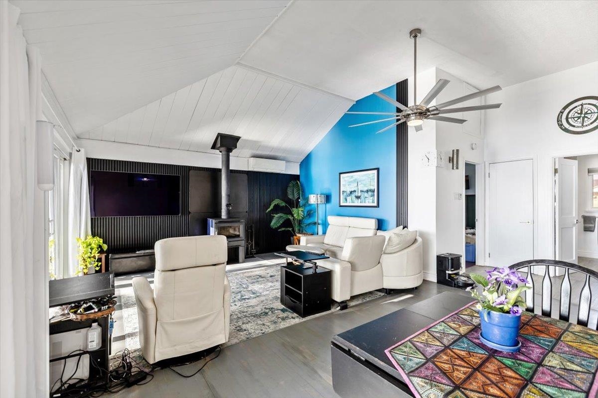 380 Lakewood Drive