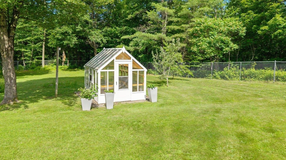 678 Pond Road