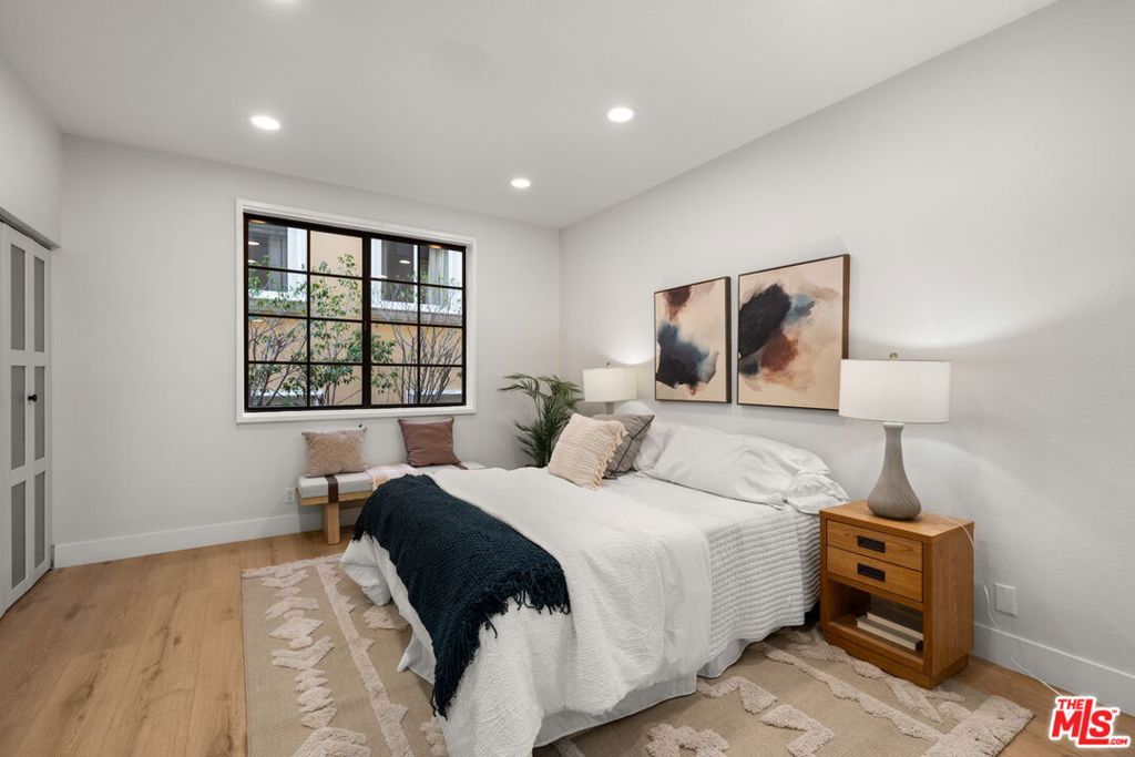 1875 Kelton Avenue 104