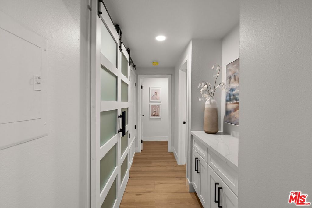 1875 Kelton Avenue 104