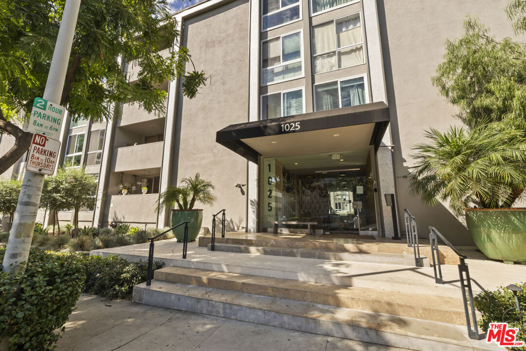 1025 N Kings Road 113