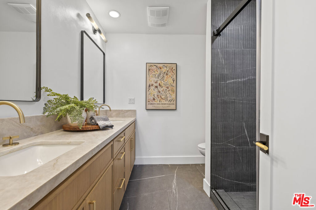 1025 N Kings Road 113