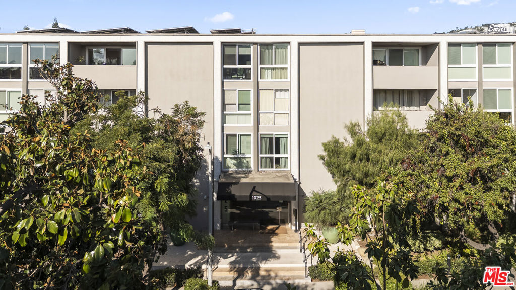 1025 N Kings Road 113