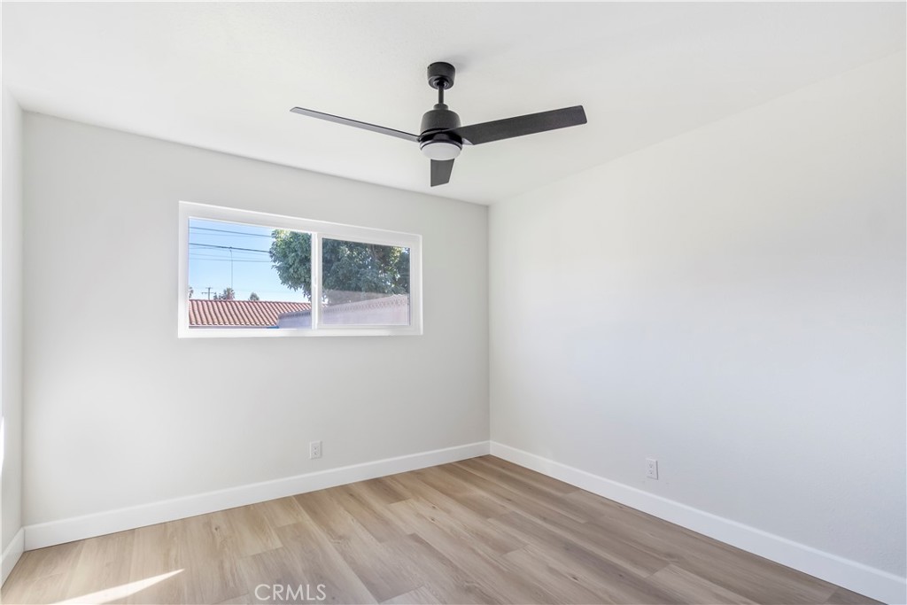 1152 Folkstone Avenue