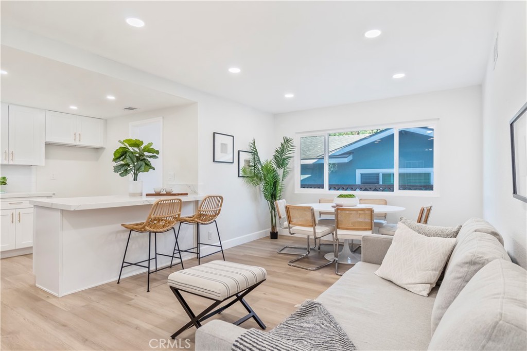 1152 Folkstone Avenue