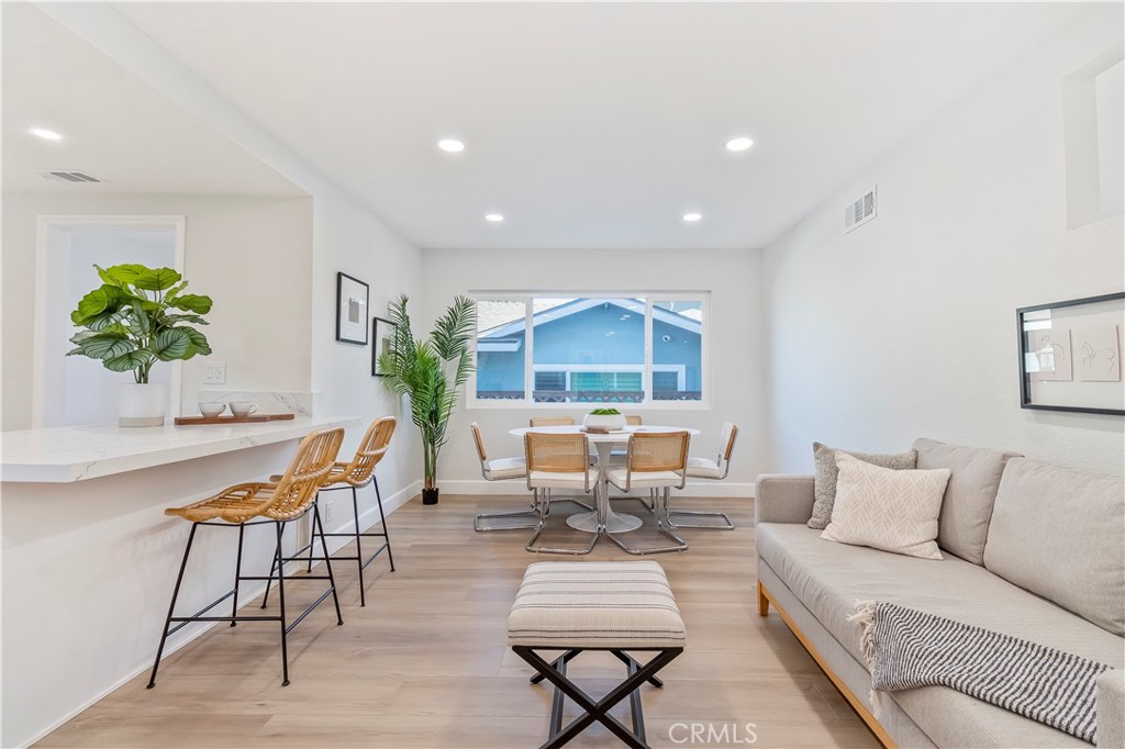 1152 Folkstone Avenue