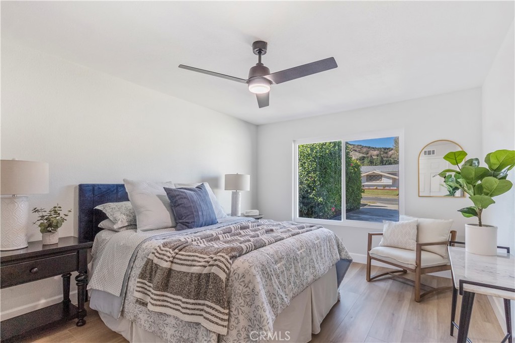 1152 Folkstone Avenue