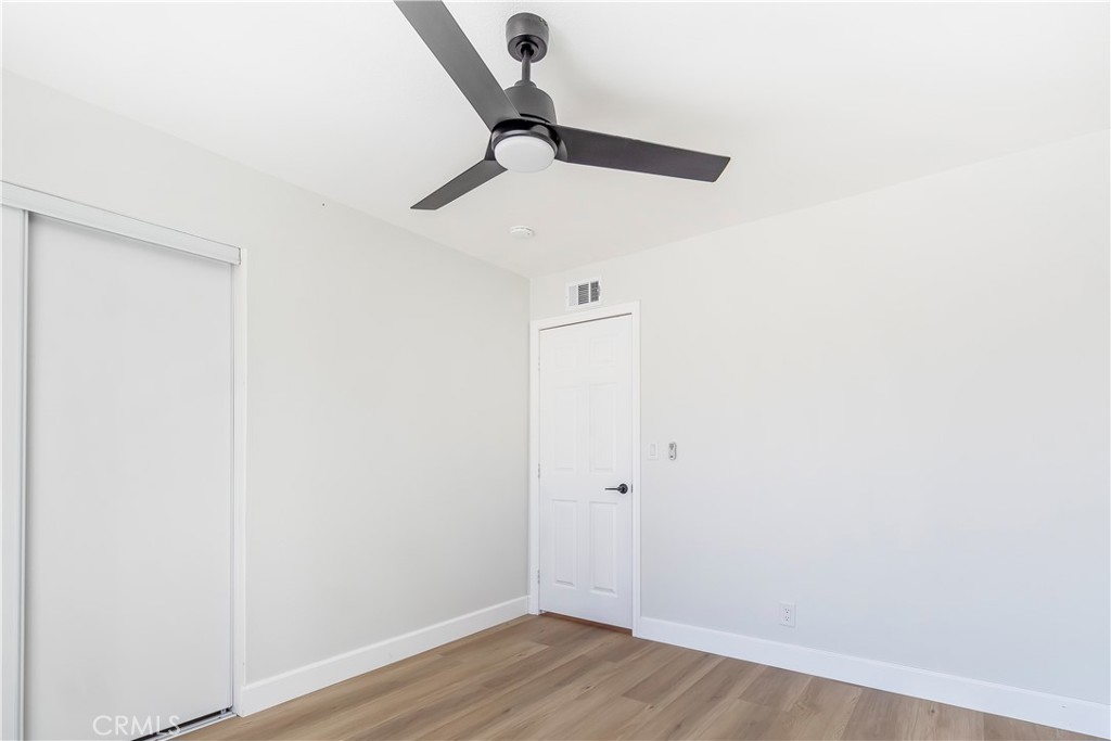 1152 Folkstone Avenue