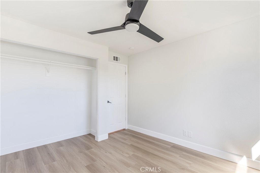 1152 Folkstone Avenue