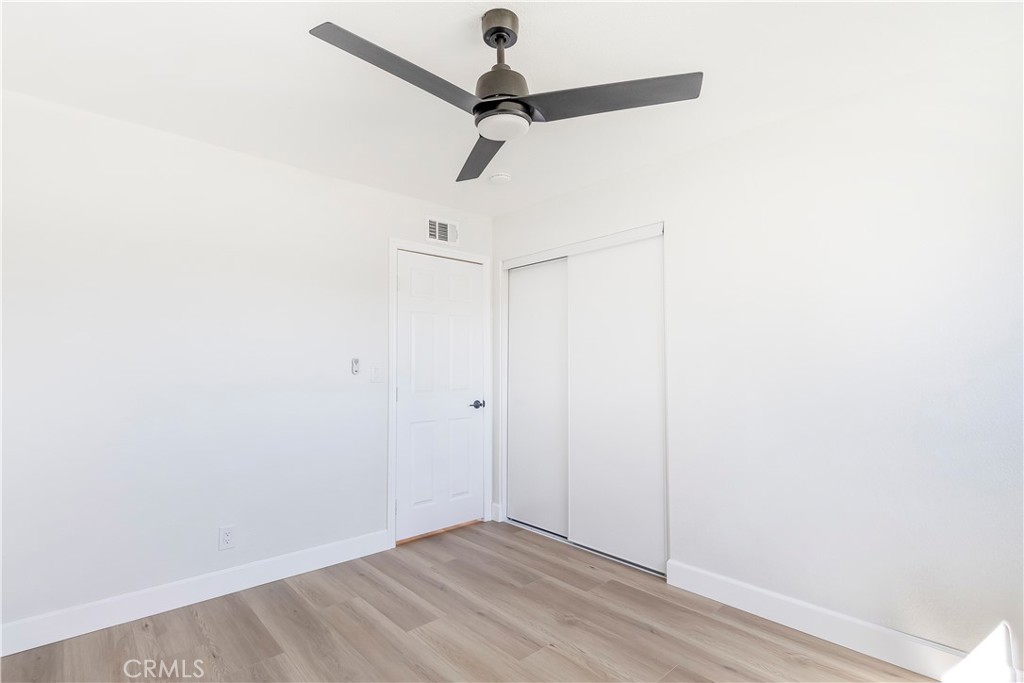 1152 Folkstone Avenue