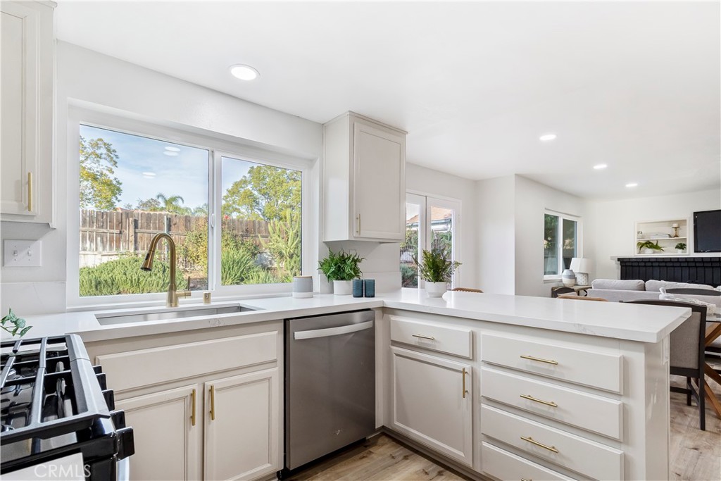 1762 W Via Verde Drive