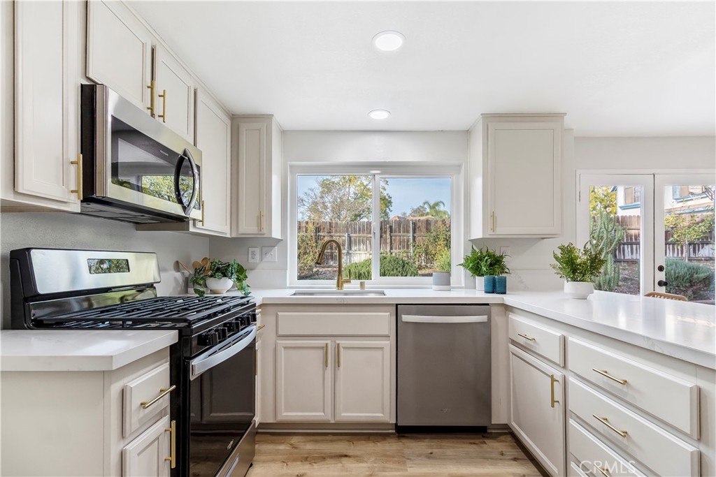 1762 W Via Verde Drive