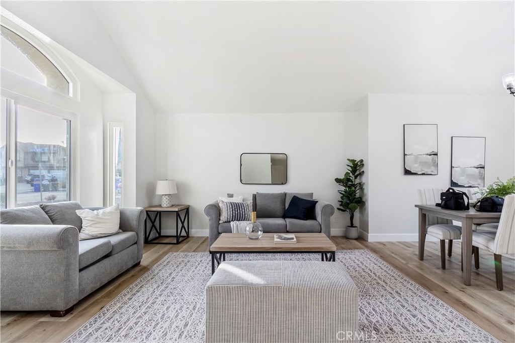 1762 W Via Verde Drive