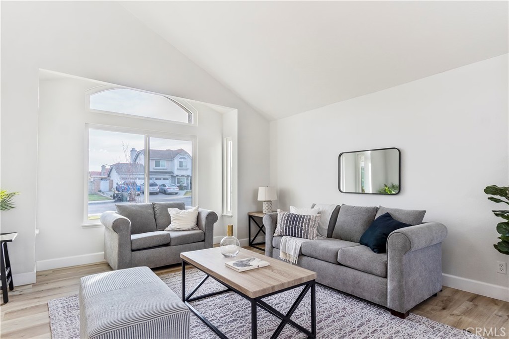 1762 W Via Verde Drive