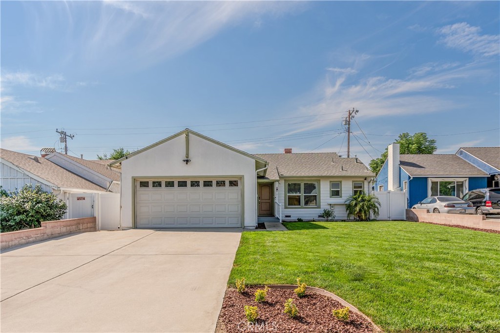 1545 N Miramonte Avenue