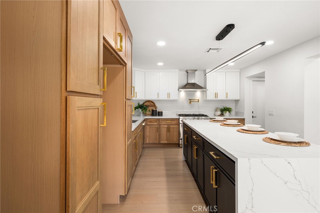 1177 Hastings Court