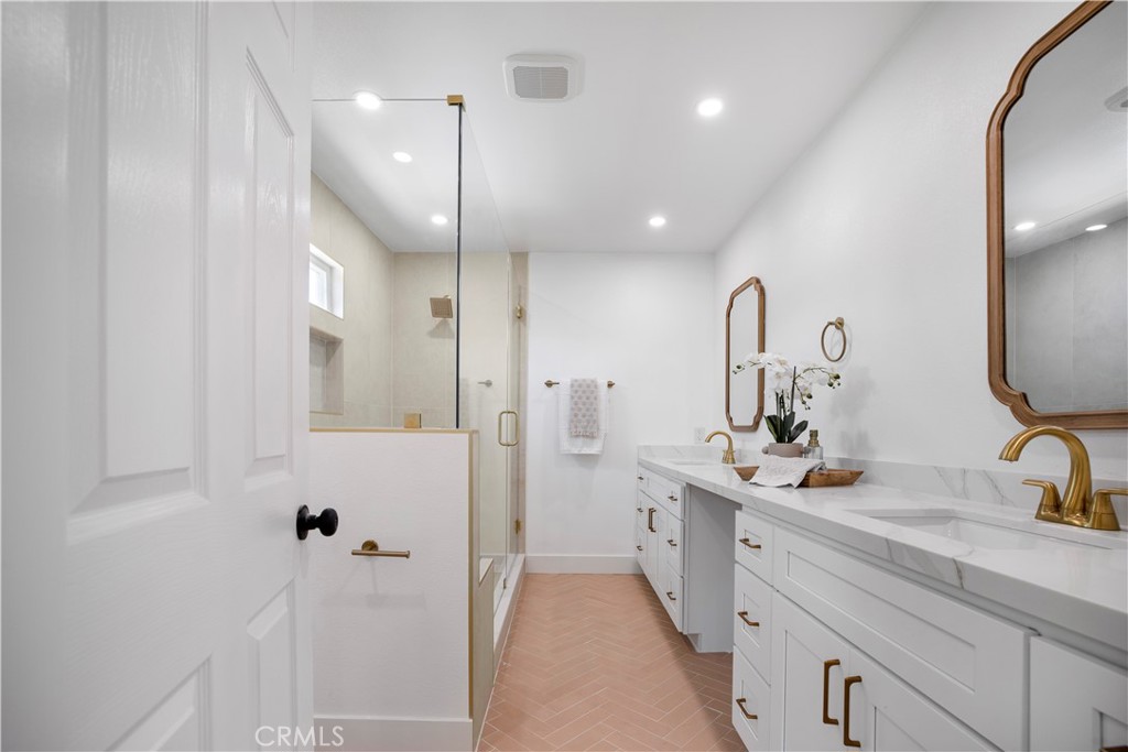 801 Navajo Drive