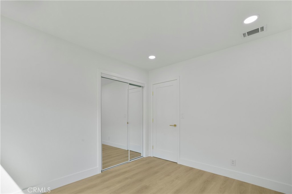 2713 N Larchmont Avenue