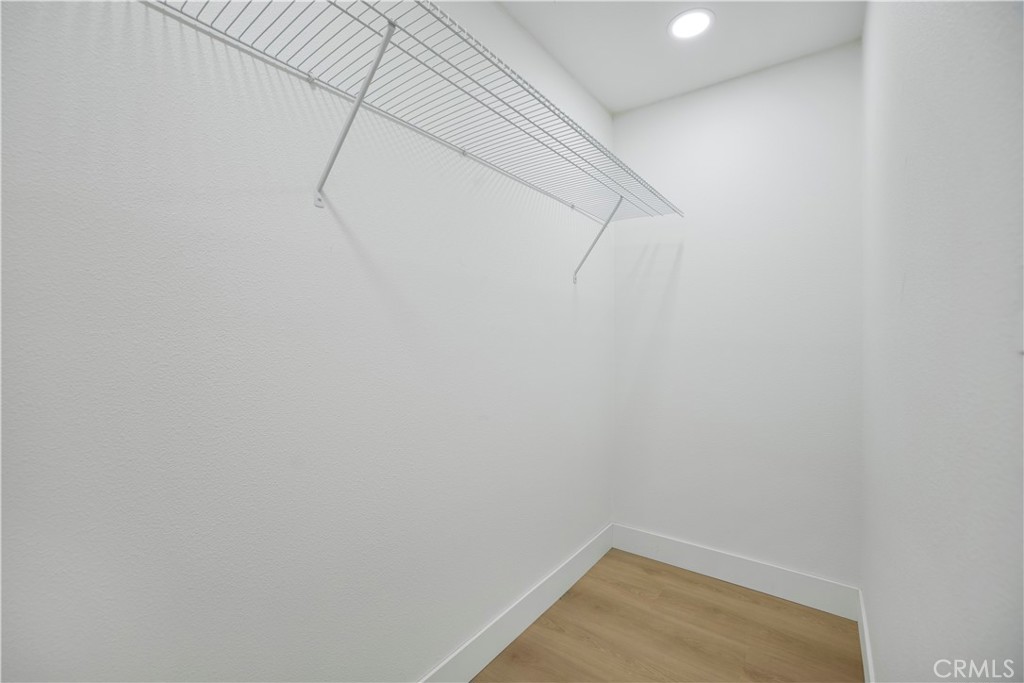 2713 N Larchmont Avenue