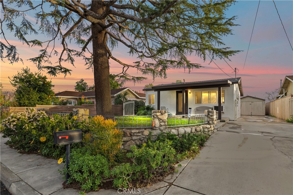 9417 Lomita