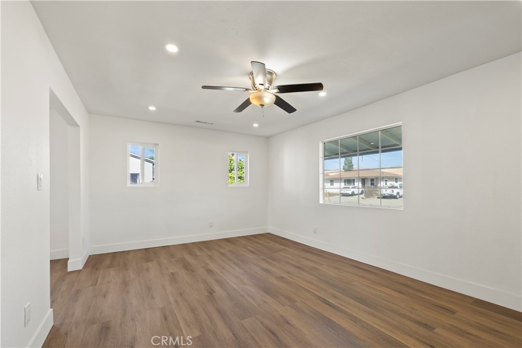 605 W 1st
