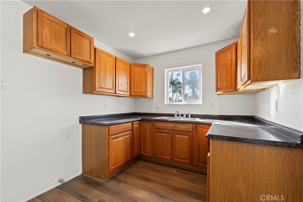 605 W 1st